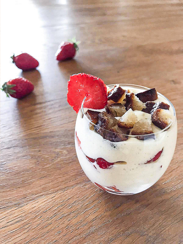 Image illustrative de l'article "Verrine légère Canelés et fraises"